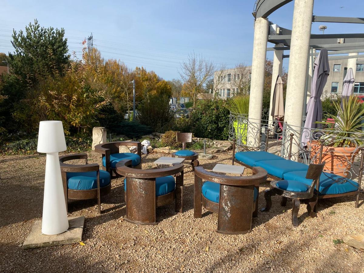 La Roseliere Hotel Saint-Quentin-Fallavier Eksteriør billede
