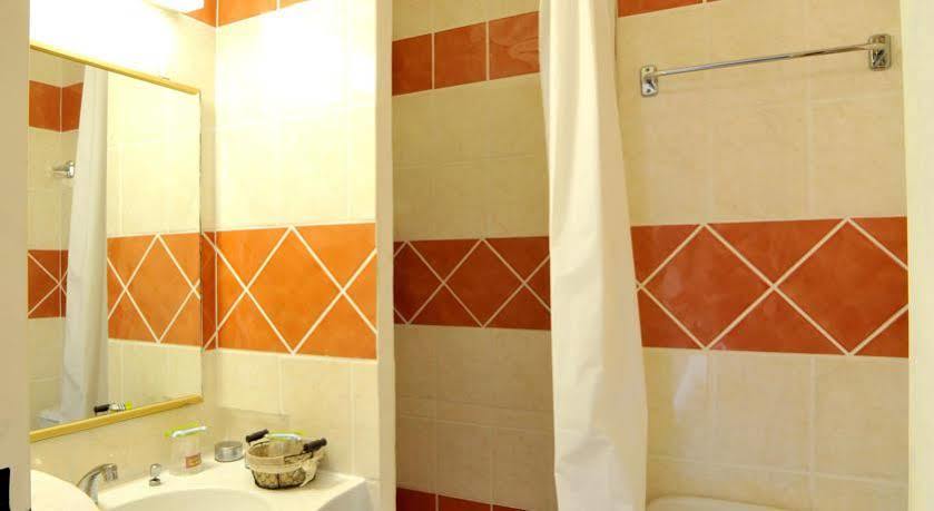 La Roseliere Hotel Saint-Quentin-Fallavier Eksteriør billede