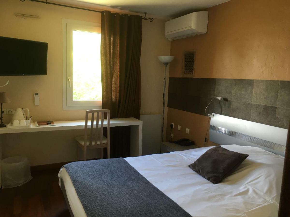 La Roseliere Hotel Saint-Quentin-Fallavier Eksteriør billede